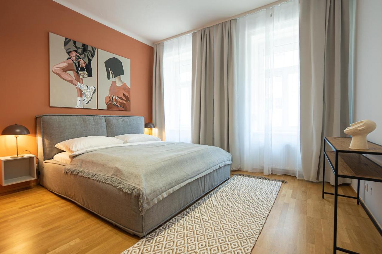 וינה Bright 3-Room Apartment With A King-Size Bed מראה חיצוני תמונה